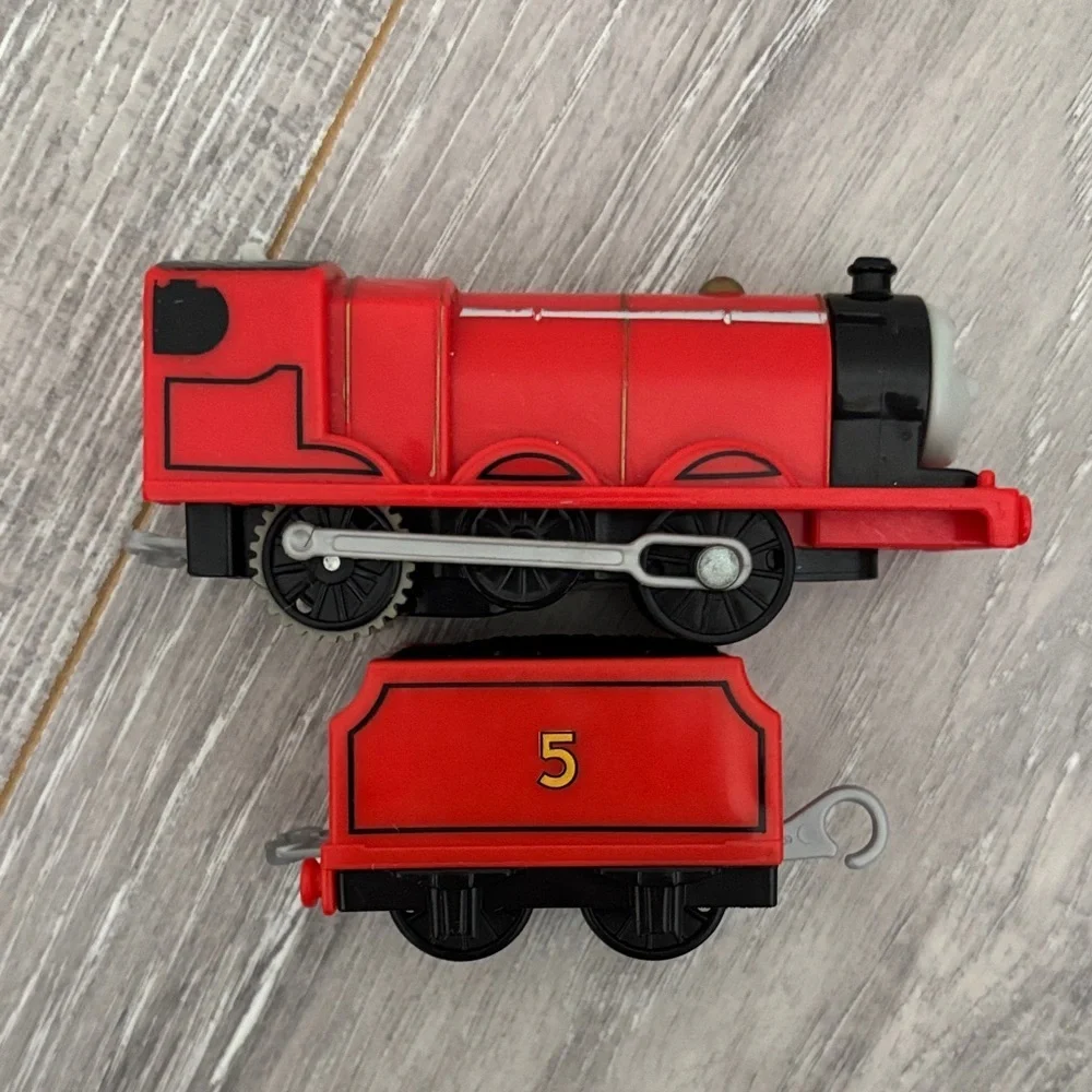 Trackmaster James and Tender